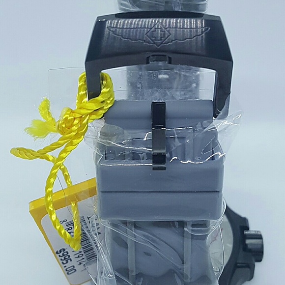 I LEFT IN STOCK ,(FIRM) RARE INVICTA Swiss watch - Picture 3 of 8